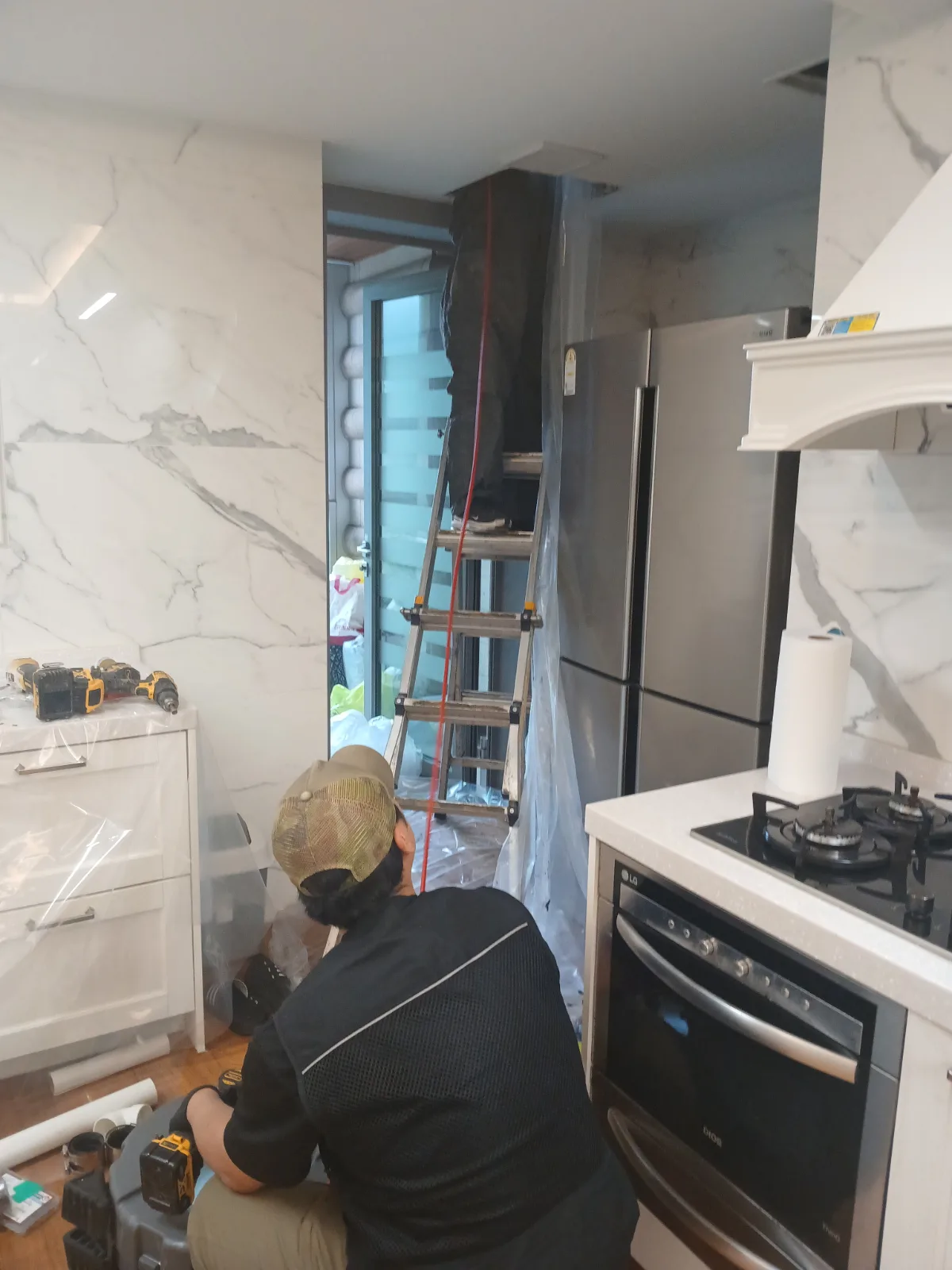 용산구 한남동 하수구막힘 천장 배관 타공 및 관통작업